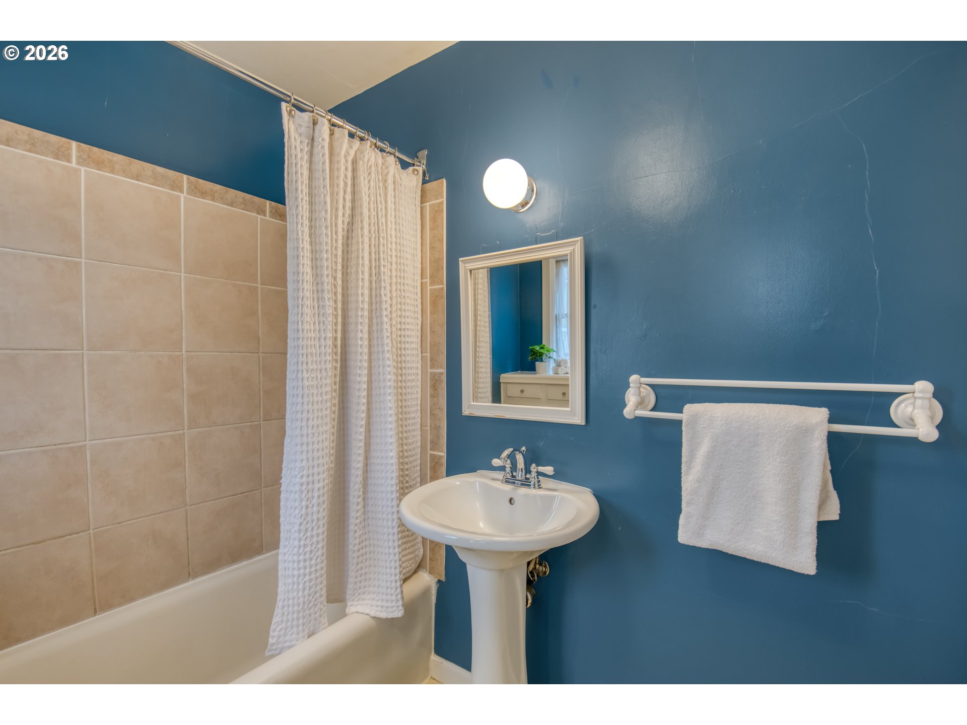 3424 Northeast Halsey Street Portland, OR 97232 - Photo 15 of 38