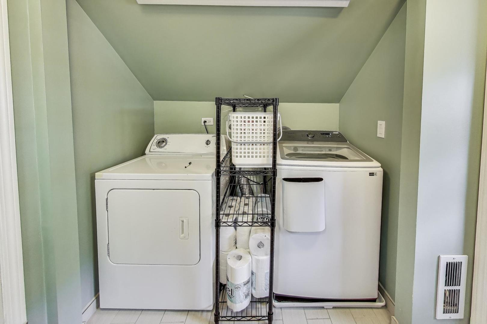 36 Touhy Avenue Park Ridge, IL 60068 - Photo 17 of 28 a utility room with dryer and washer