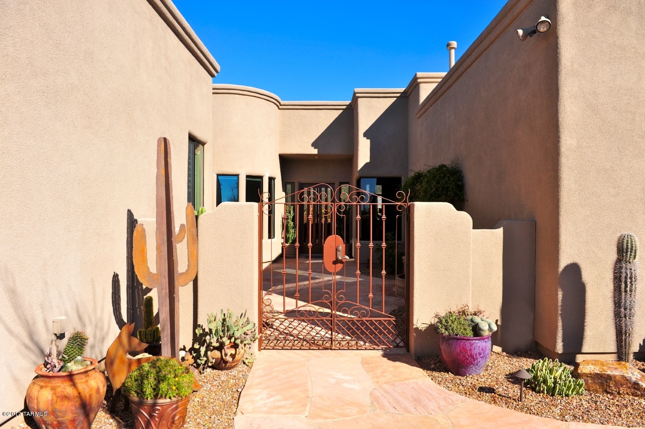 12172 North Copper Spring Trail Oro Valley, AZ 85755 - Photo 2 of 32