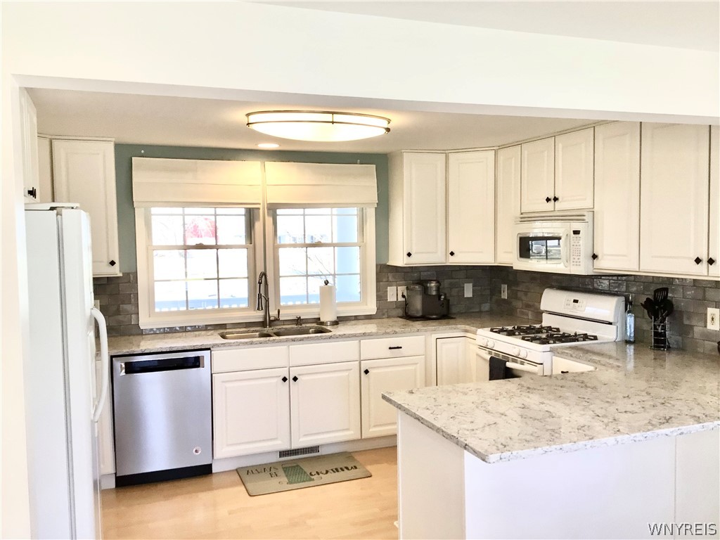 731 Ransom Road Lancaster, NY 14086 - Photo 17 of 50