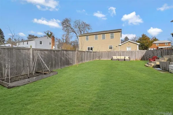 $5,250 | 65 East Main Street, Huntington, NY 11743