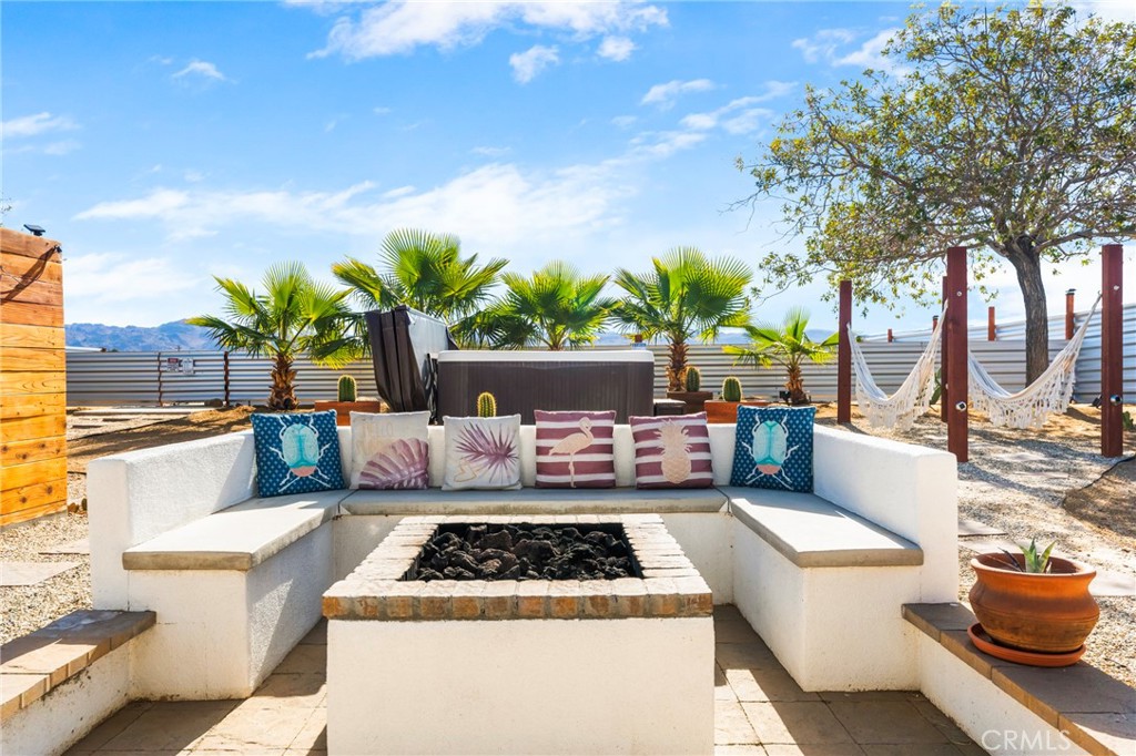 65055 Sun Mesa Road Joshua Tree, CA 92252 - Photo 4 of 45