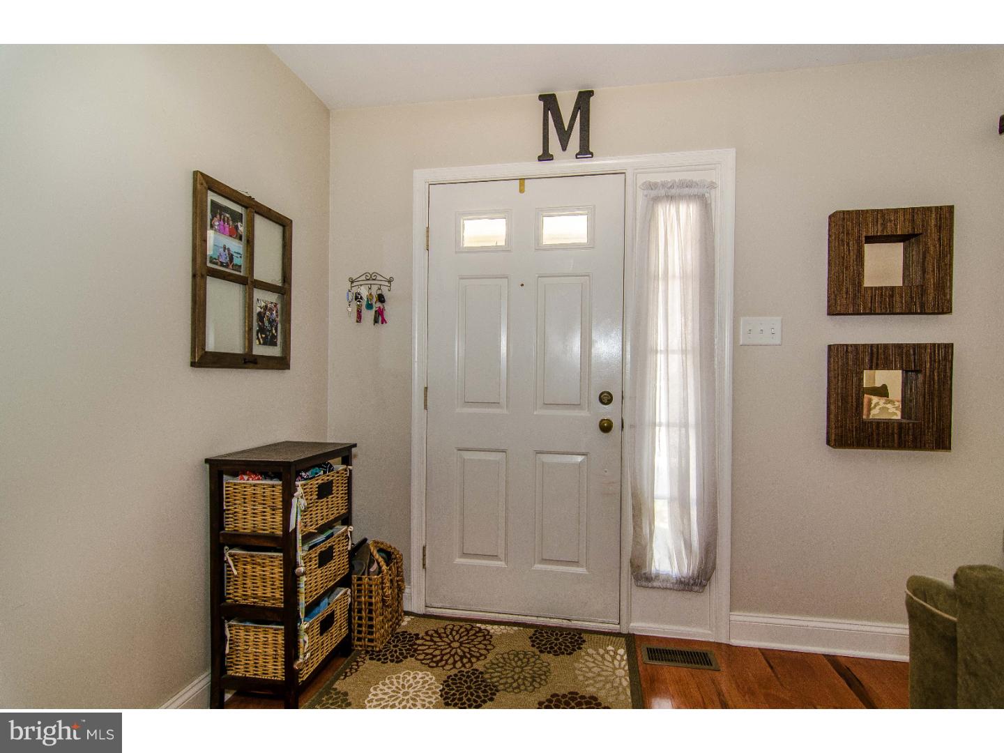 305 Scola Road Brookhaven, PA 19015 - Photo 3 of 25 Gallery Image 3