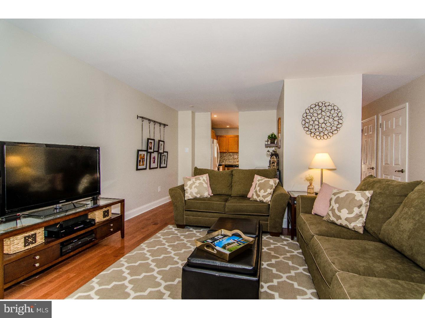 305 Scola Road Brookhaven, PA 19015 - Photo 4 of 25 Gallery Image 4