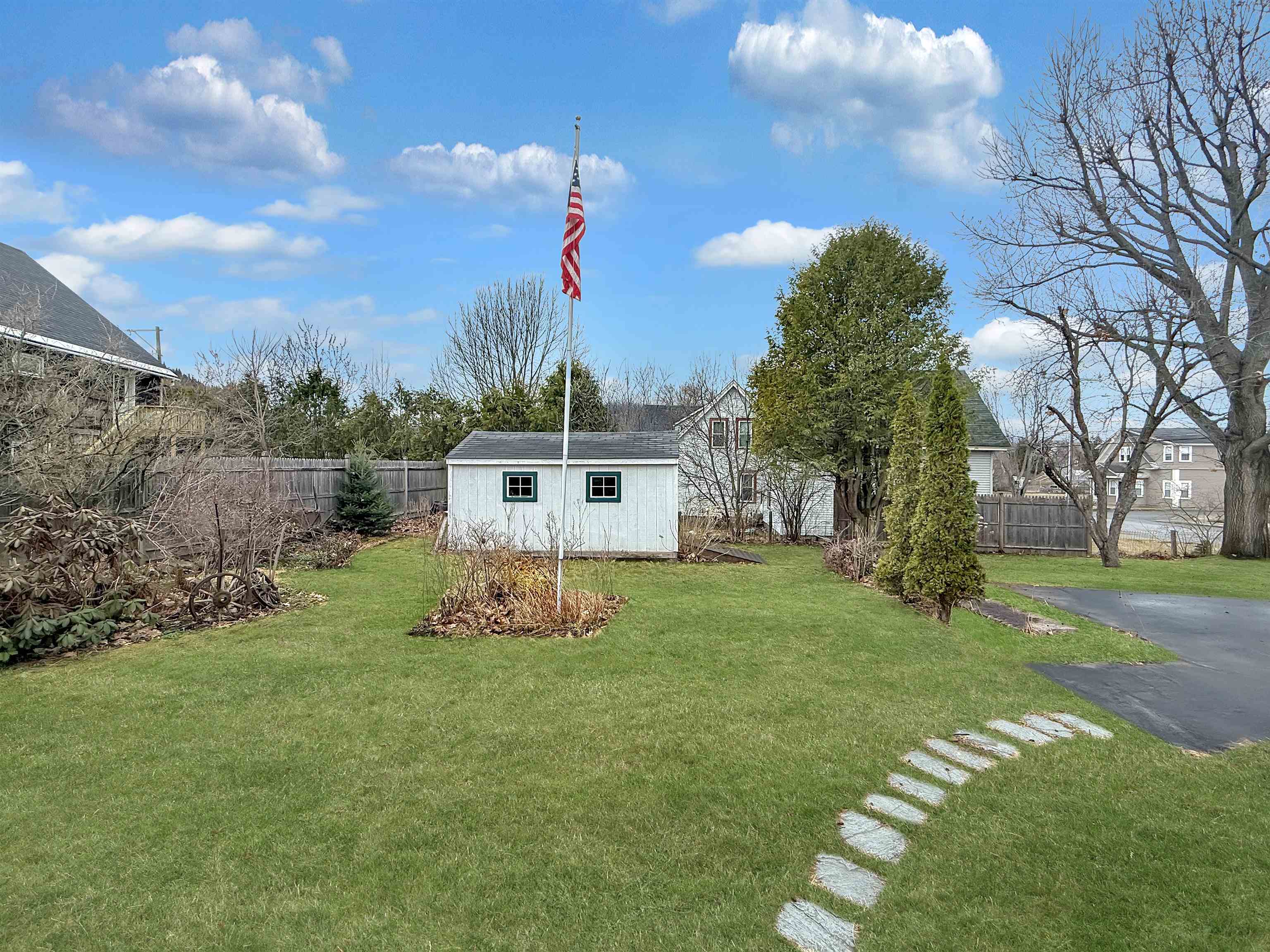 58 Pleasant Street Colebrook, NH 03576 - Photo 4 of 41