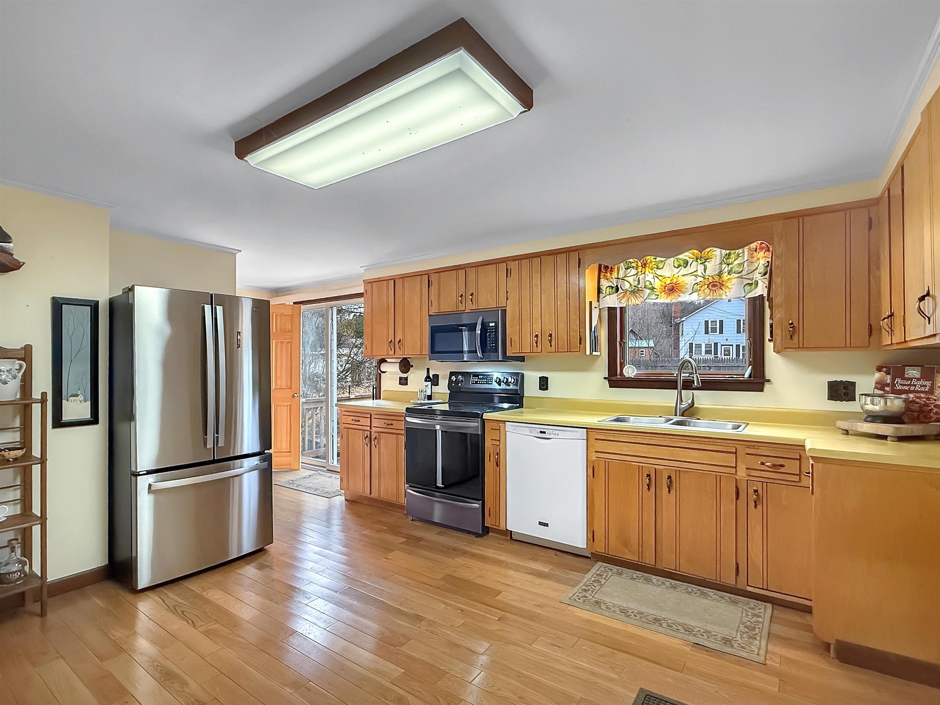 58 Pleasant Street Colebrook, NH 03576 - Photo 5 of 41