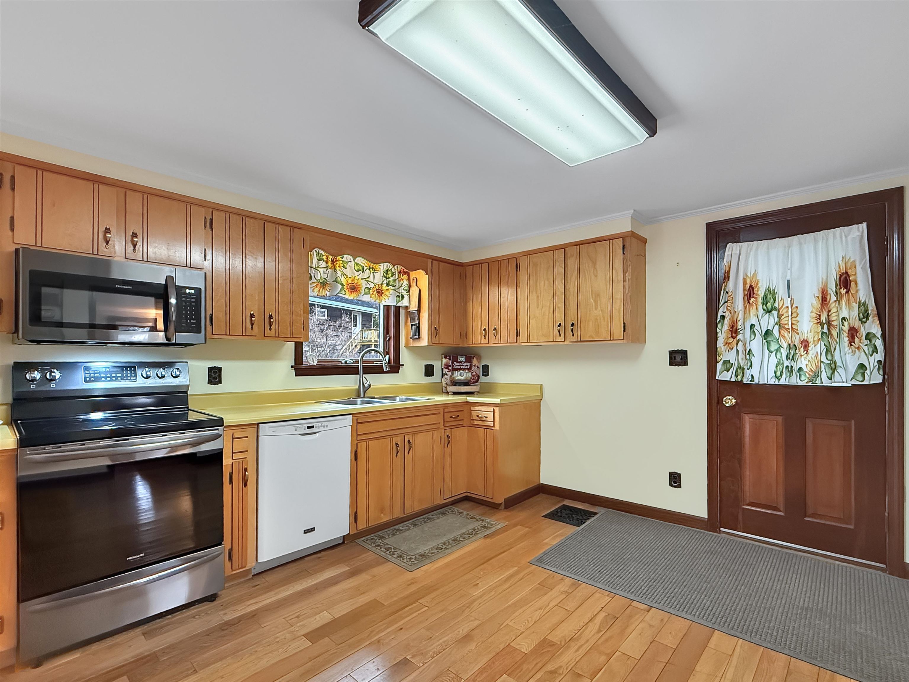 58 Pleasant Street Colebrook, NH 03576 - Photo 8 of 41