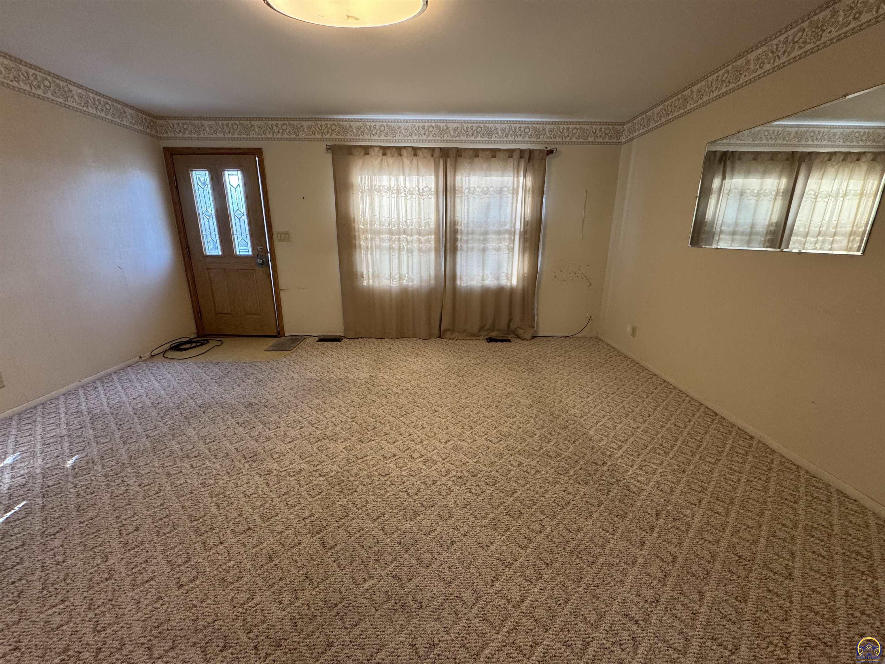 5236 Southwest 27th Street Topeka, KS 66614 - Photo 8 of 21