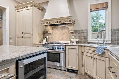 $935,000 | 104 Avallach Drive, Lafayette, LA 70503