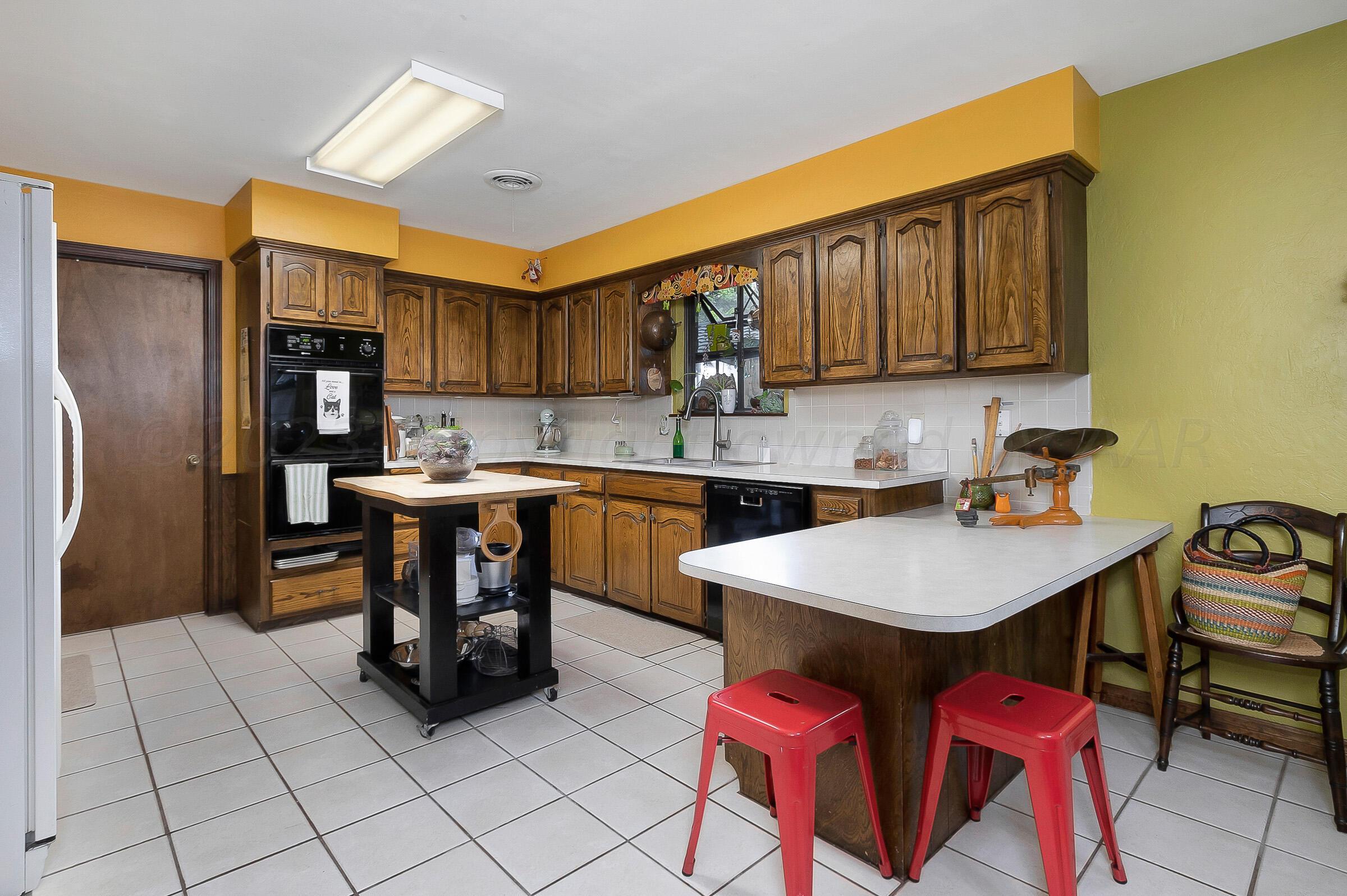 3503 Kileen Drive Amarillo, TX 79109 - Photo 12 of 36 011_Kitchen