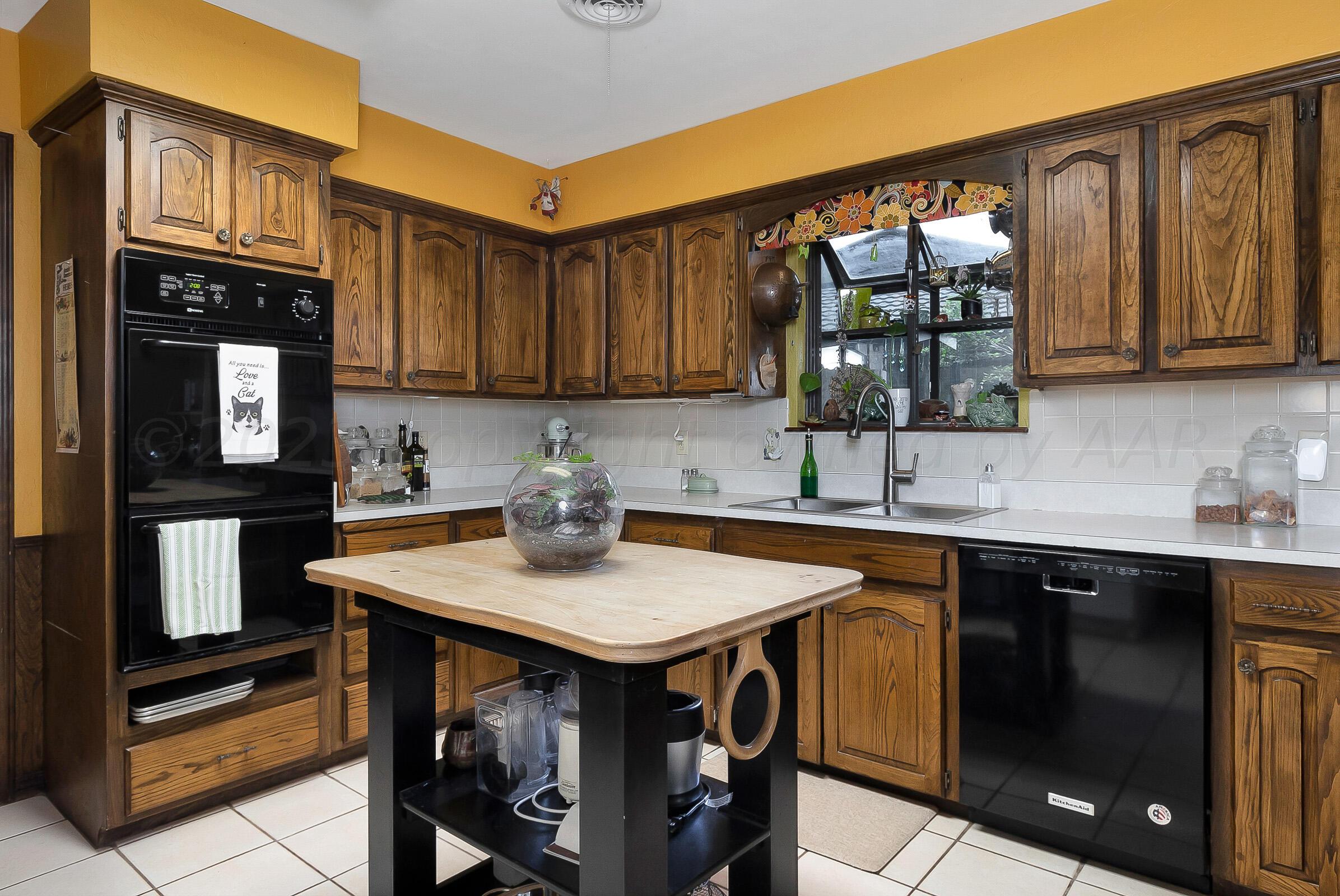 3503 Kileen Drive Amarillo, TX 79109 - Photo 13 of 36 012_Kitchen 2