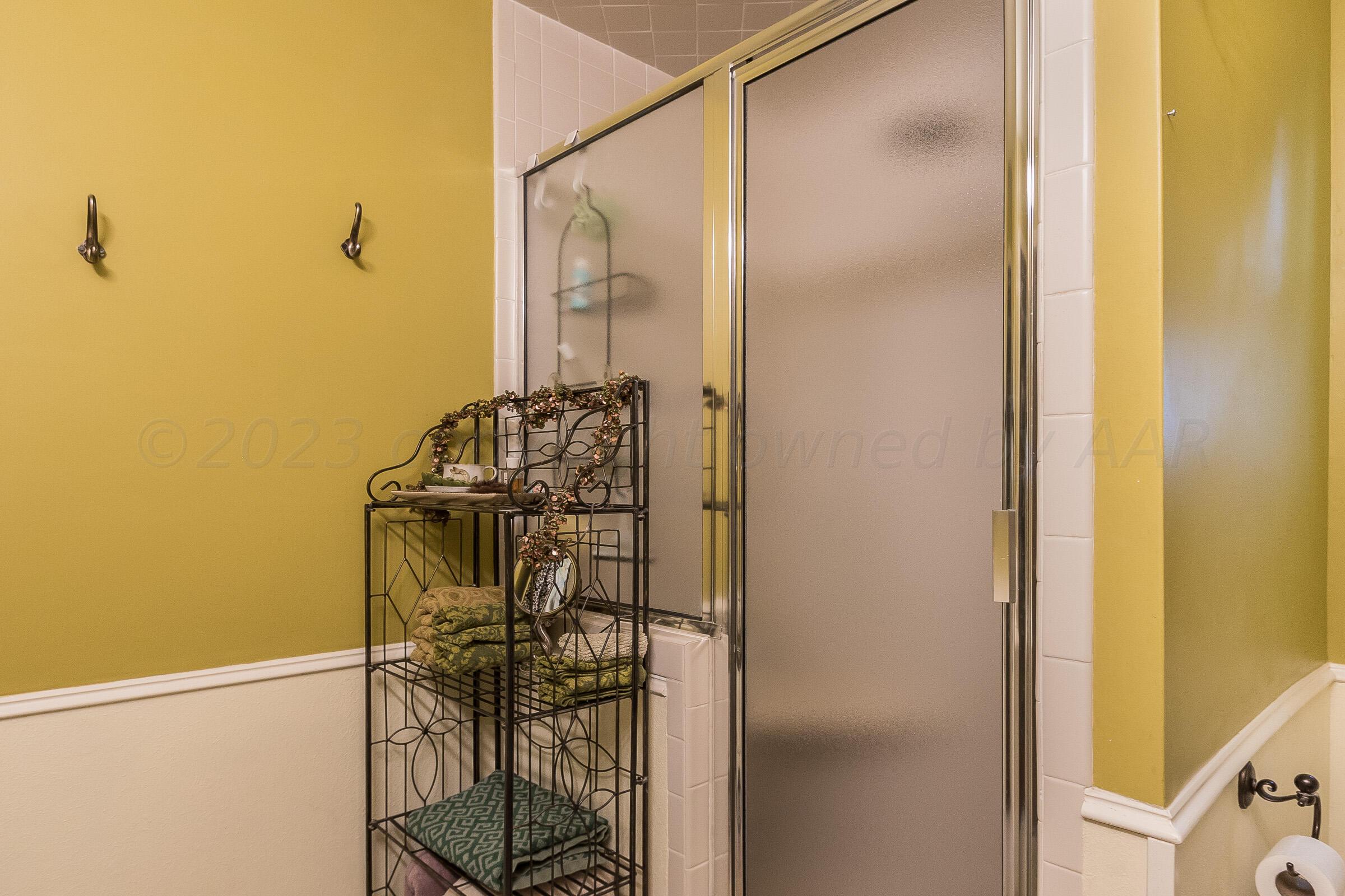 3503 Kileen Drive Amarillo, TX 79109 - Photo 20 of 36 019_Master Shower