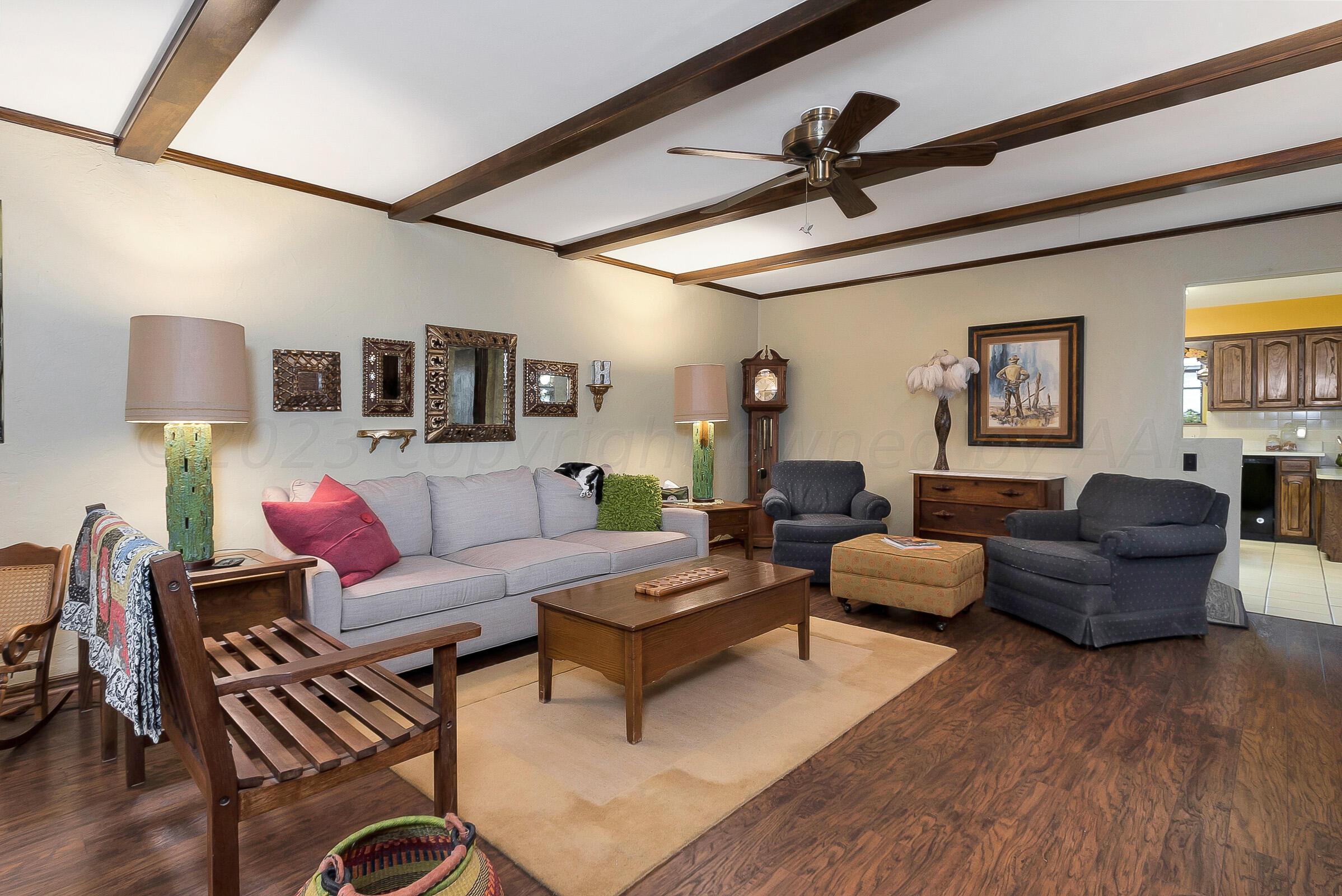 3503 Kileen Drive Amarillo, TX 79109 - Photo 7 of 36 007_Living Room 2