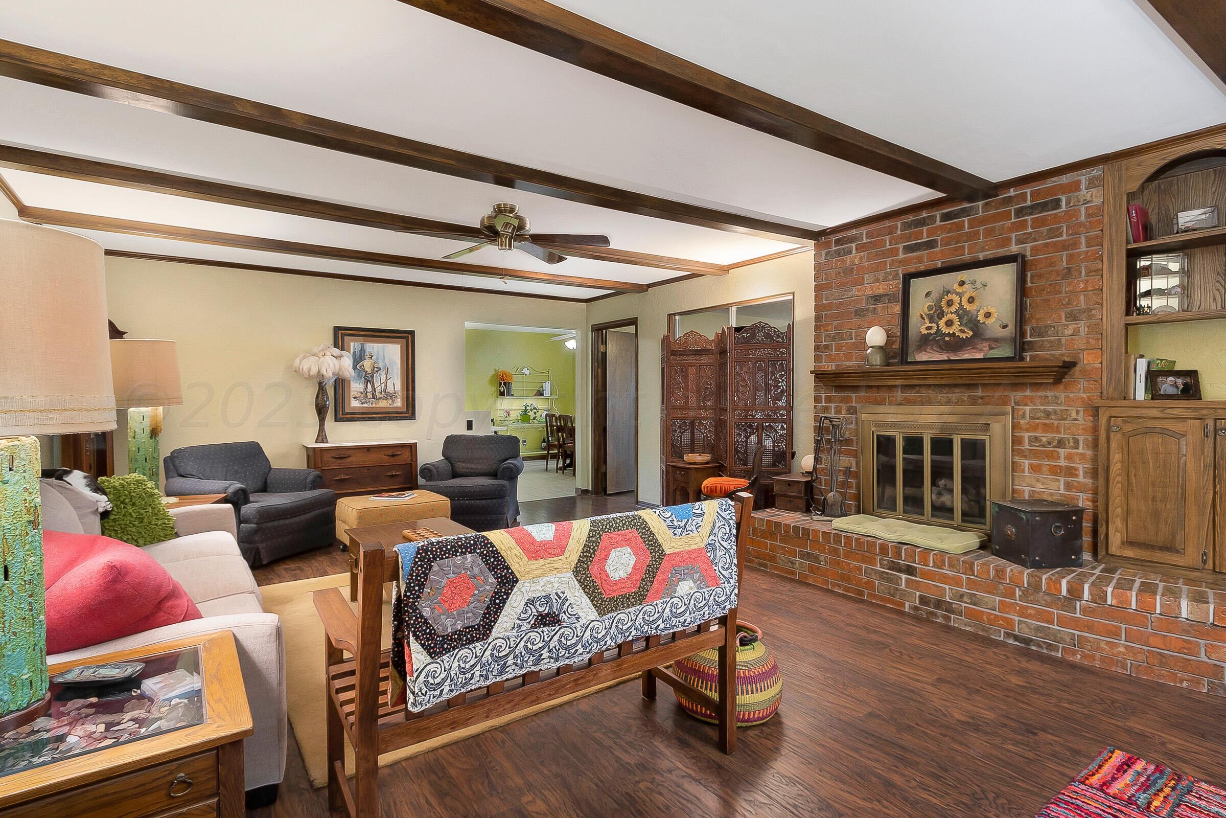 3503 Kileen Drive Amarillo, TX 79109 - Photo 8 of 36 006_Living Room