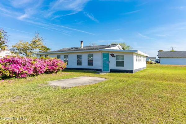 $250,000 | 187 Mullens Drive, Harkers Island, NC 28531