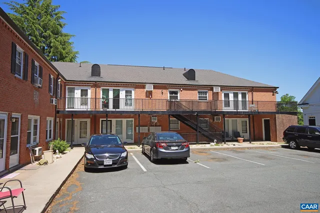 $1,295 | 2114 Ivy Road, Unit 11, Charlottesville, VA 22903