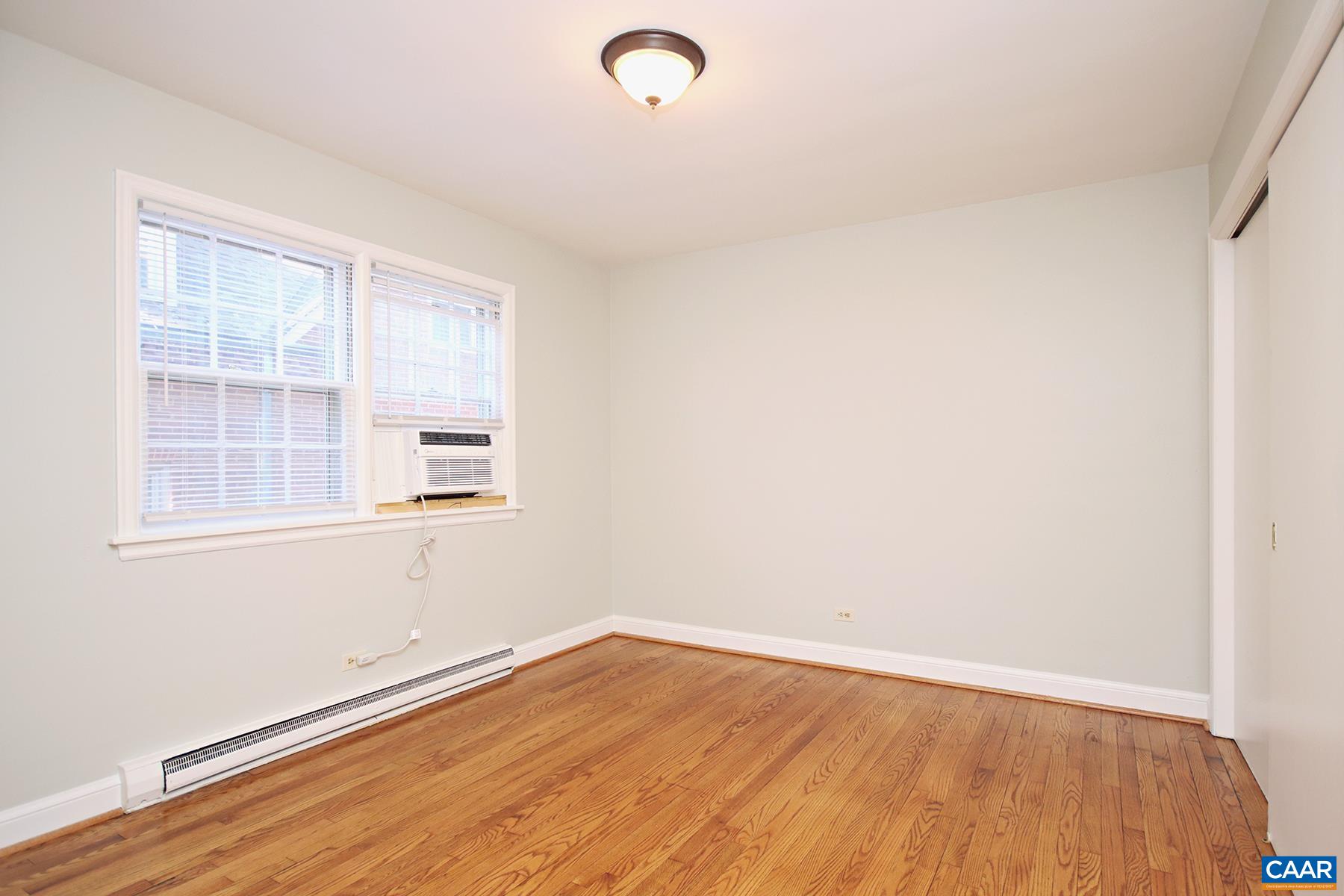 2114 Ivy Road, Unit 11 Charlottesville, VA 22903 - Photo 5 of 9