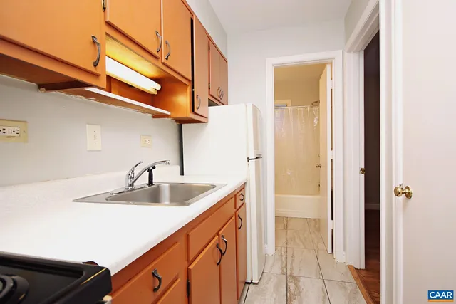 $1,295 | 2114 Ivy Road, Unit 11, Charlottesville, VA 22903