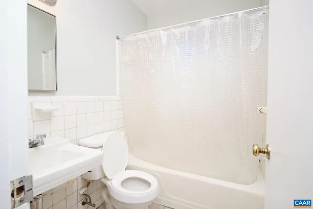 $1,335 | 2114 Ivy Road, Unit 11, Charlottesville, VA 22903