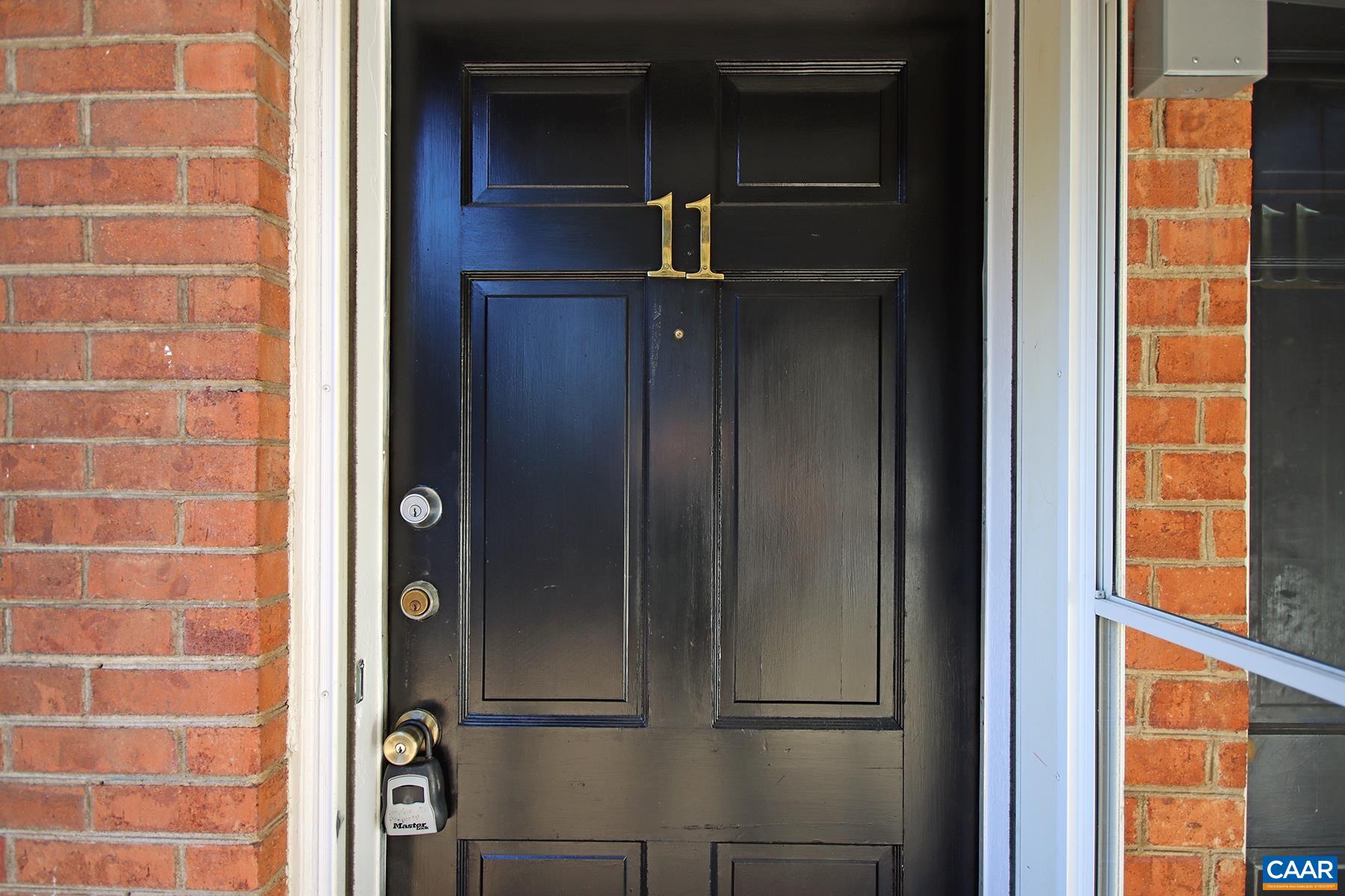 2114 Ivy Road, Unit 11 Charlottesville, VA 22903 - Photo 8 of 9