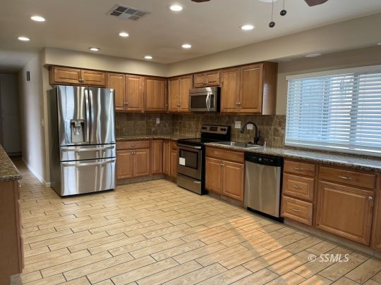 240 West Iowa Avenue Ridgecrest, CA 93555 - Photo 2 of 25 Gallery Image 2