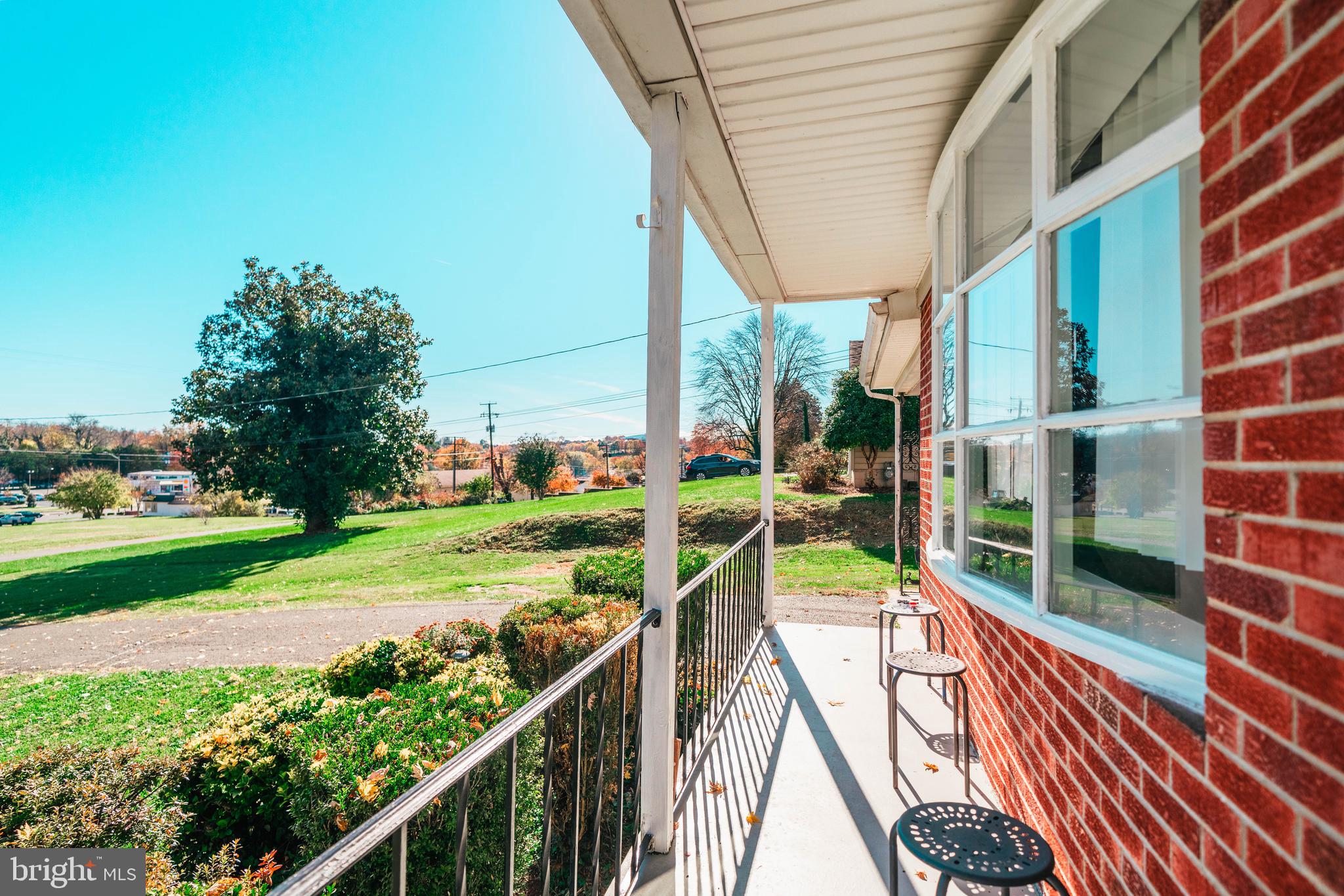 136 Rappahannock Street Warrenton, VA 20186 - Photo 19 of 35 Covered front porch