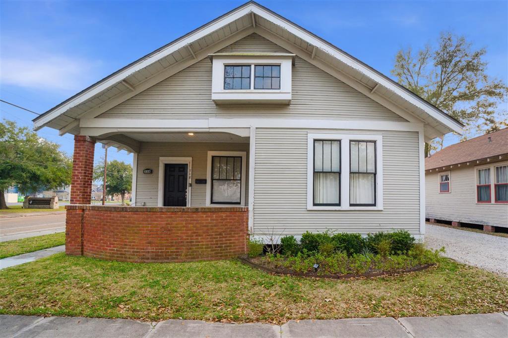 718 Division Street Lake Charles, LA 70601 - Photo 1 of 17