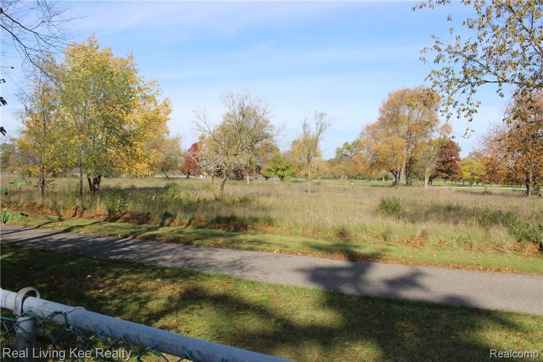 4620 Durham Road Utica, MI 48317 - Photo 33 of 38 River Bends Park right across the street!