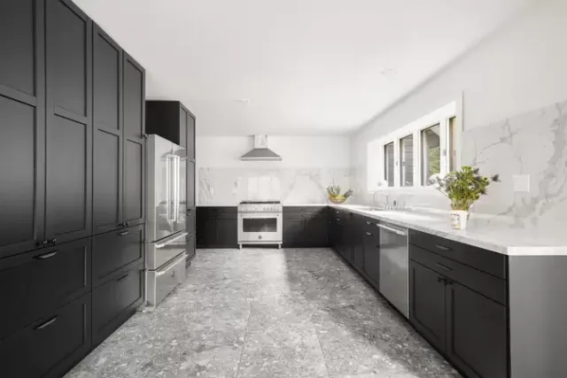 $85,000 | 14 Stirrup Court, East Hampton, NY 11937