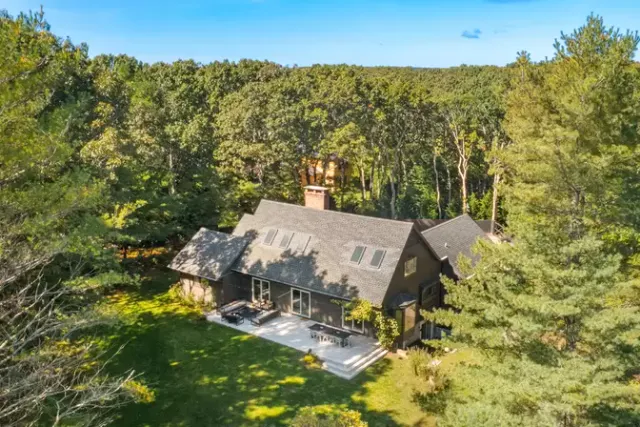 $85,000 | 14 Stirrup Court, East Hampton, NY 11937