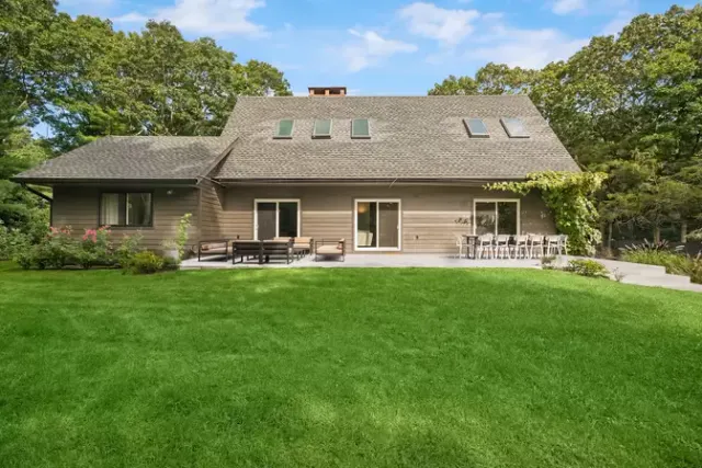 $85,000 | 14 Stirrup Court, East Hampton, NY 11937