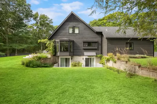 $85,000 | 14 Stirrup Court, East Hampton, NY 11937