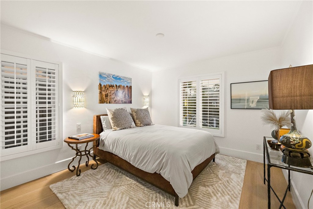 433 Seaward Road Corona del Mar, CA 92625 - Photo 23 of 36 Third bedroom