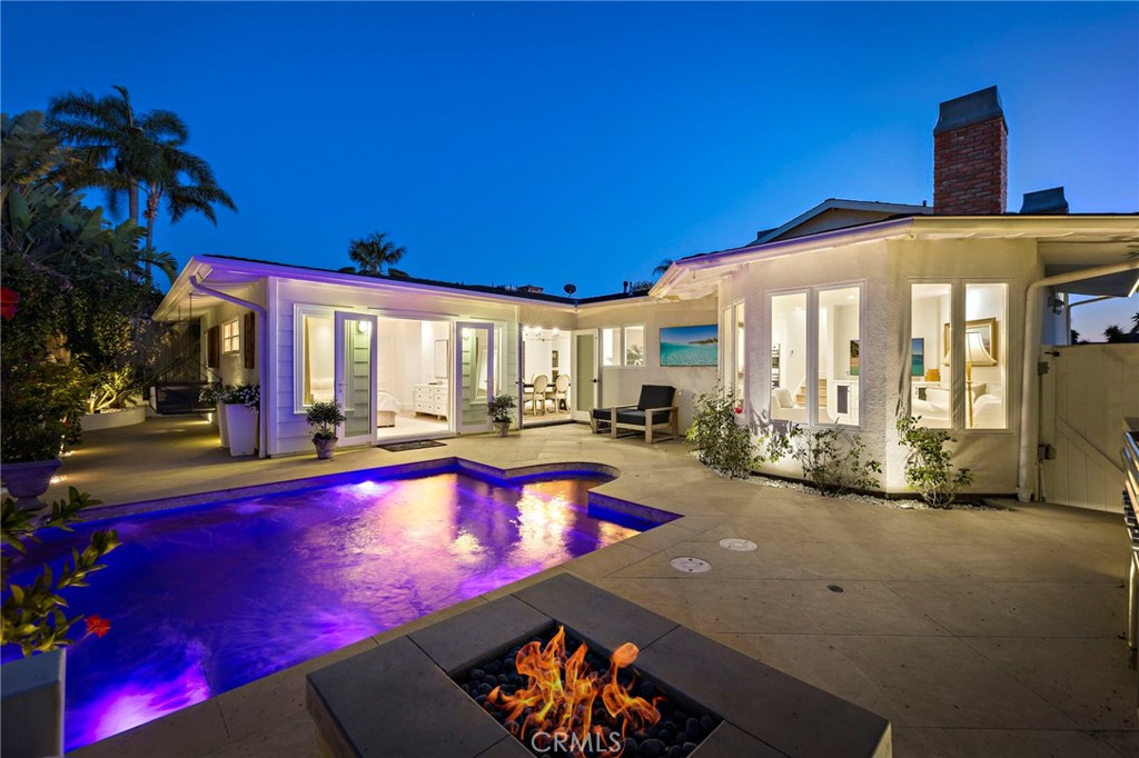 433 Seaward Road Corona del Mar, CA 92625 - Photo 5 of 36 Private back oasis