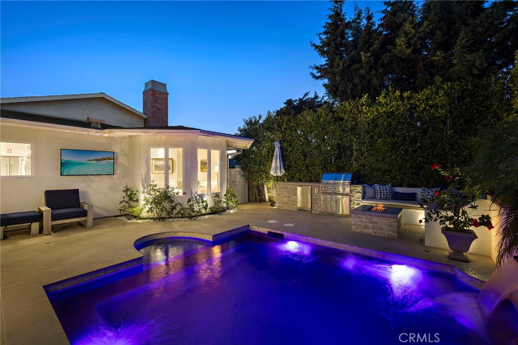 433 Seaward Road Corona del Mar, CA 92625 - Photo 6 of 36 Saltwater pool, spa jets, swim spa jet