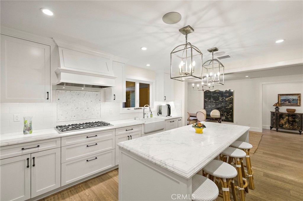 433 Seaward Road Corona del Mar, CA 92625 - Photo 9 of 36