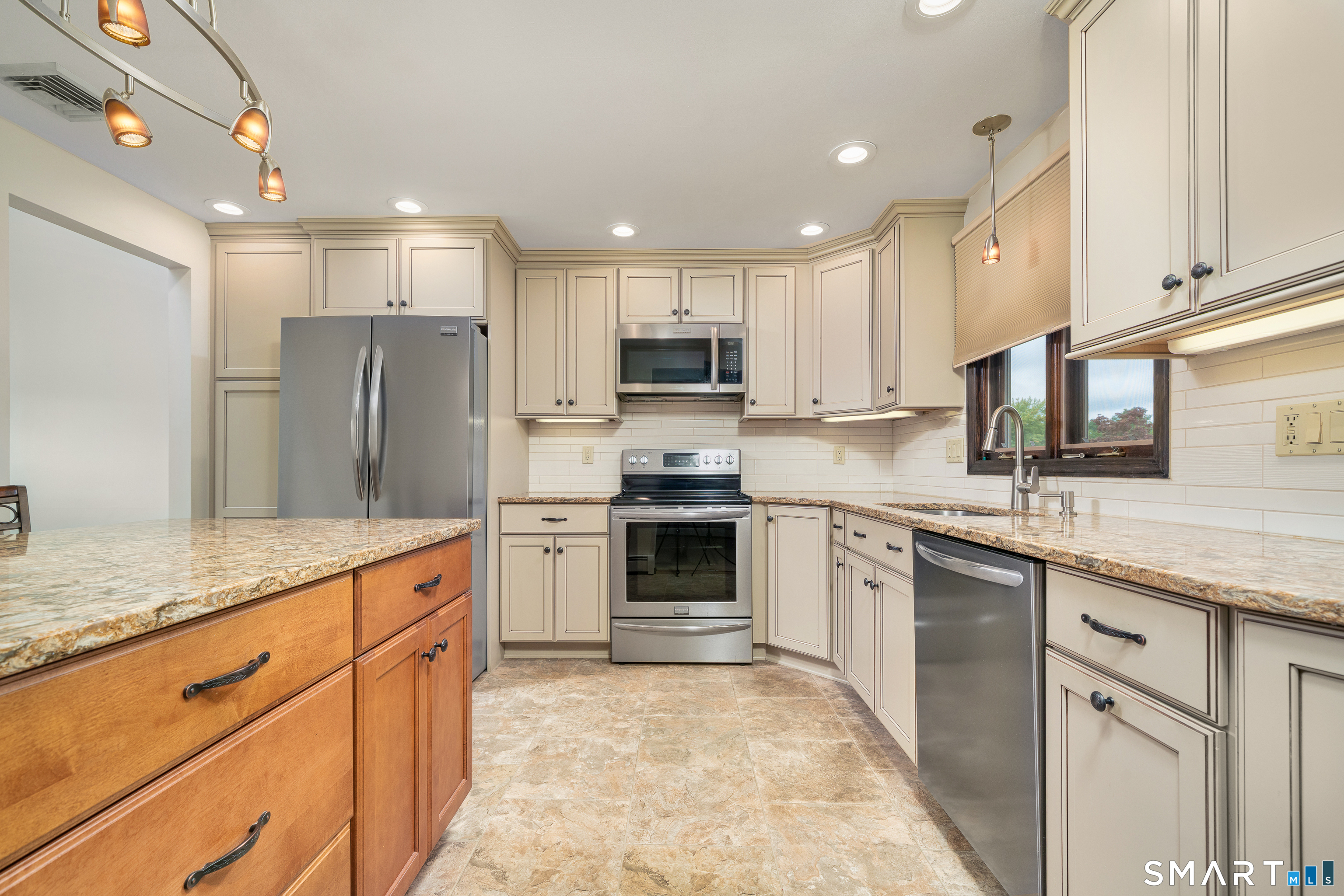 49 School House Road Wallingford, CT 06492 - Photo 9 of 40 Gallery Image 9