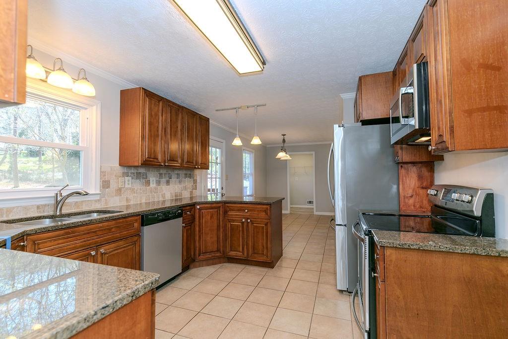 3336 Rae Place Southwest Lawrenceville, GA 30044 - Photo 18 of 56