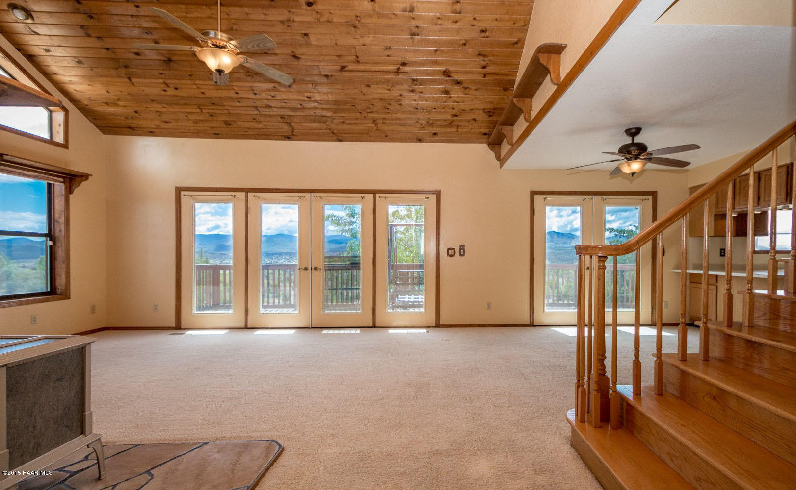14209 East Blue Ridge Road Dewey-Humboldt, AZ 86327 - Photo 6 of 27 Living Room