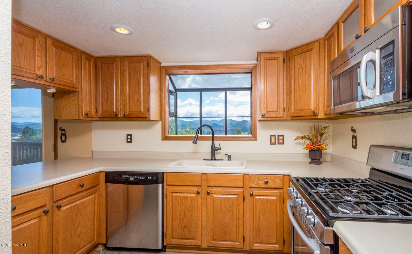 14209 East Blue Ridge Road Dewey-Humboldt, AZ 86327 - Photo 10 of 27 Kitchen
