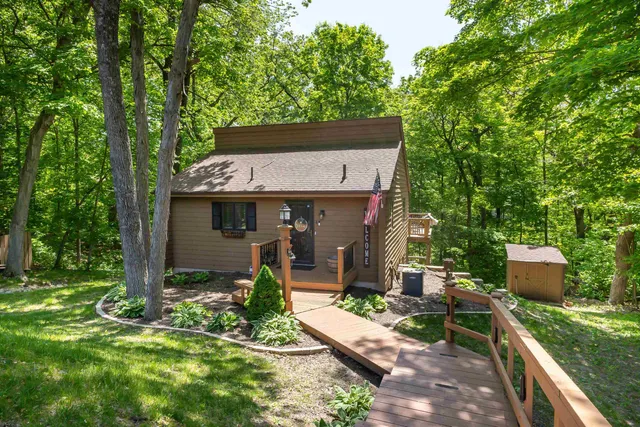 $300,000 | 4 Colony Court, Galena, IL 61036