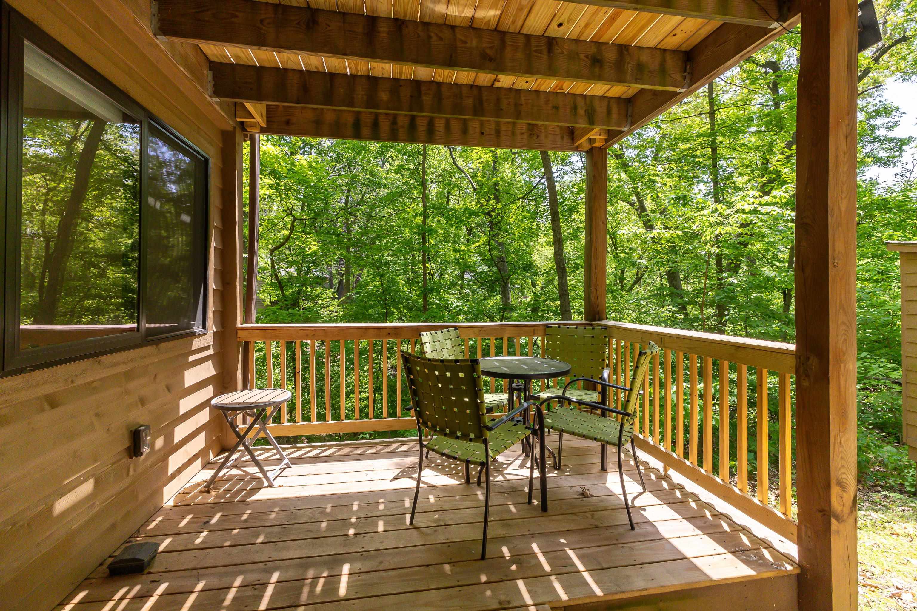 4 Colony Court Galena, IL 61036 - Photo 30 of 32 a view of a two chair in the balcony