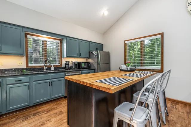 $300,000 | 4 Colony Court, Galena, IL 61036