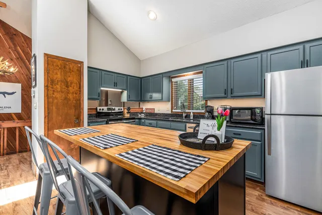 $300,000 | 4 Colony Court, Galena, IL 61036