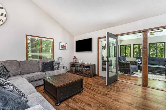 $300,000 | 4 Colony Court, Galena, IL 61036