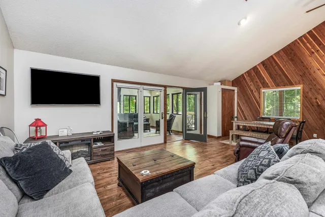 $300,000 | 4 Colony Court, Galena, IL 61036