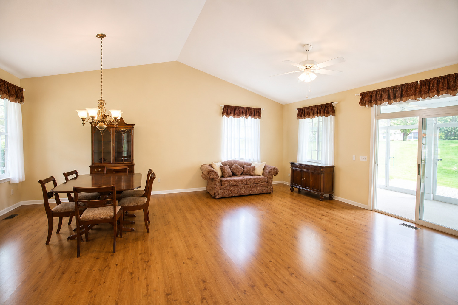 673 Saugatuk Circle Romeoville, IL 60446 - Photo 7 of 28