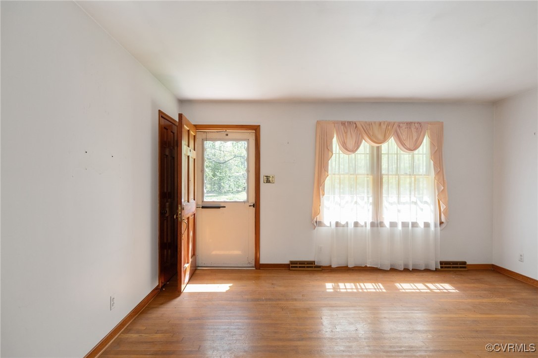 12610 2nd Branch Road Chesterfield, VA 23838 - Photo 7 of 43