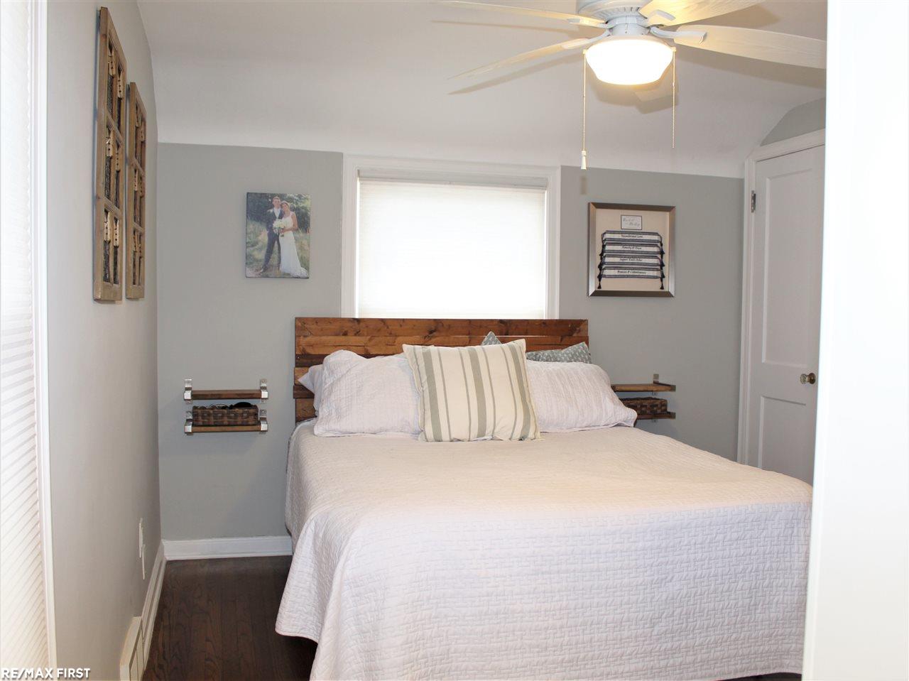 410 Fisher Road Grosse Pointe, MI 48230 - Photo 24 of 47 50005702-23.JPG