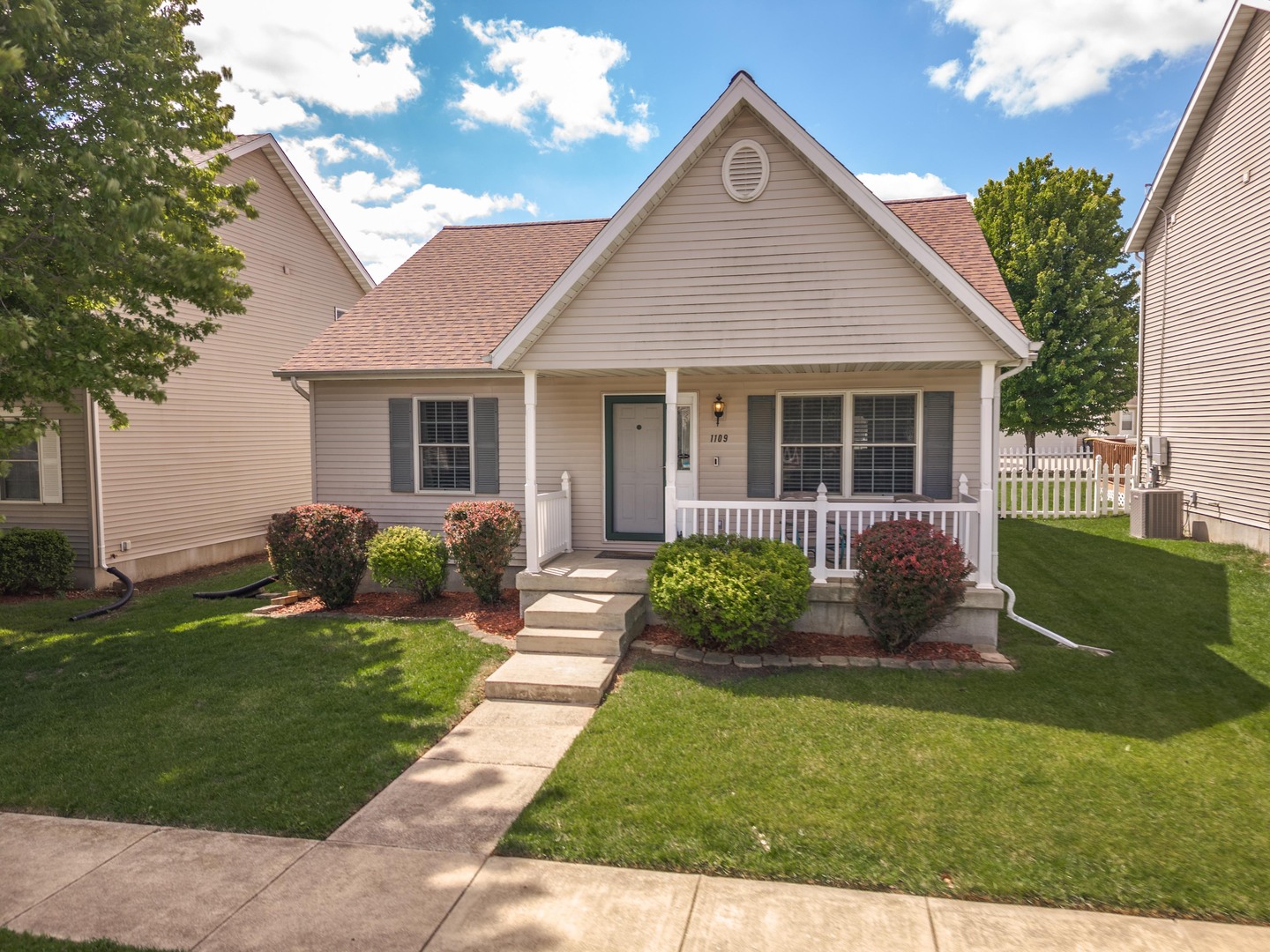 1109 Chippewa Street Normal, IL 61761 - Photo 1 of 39